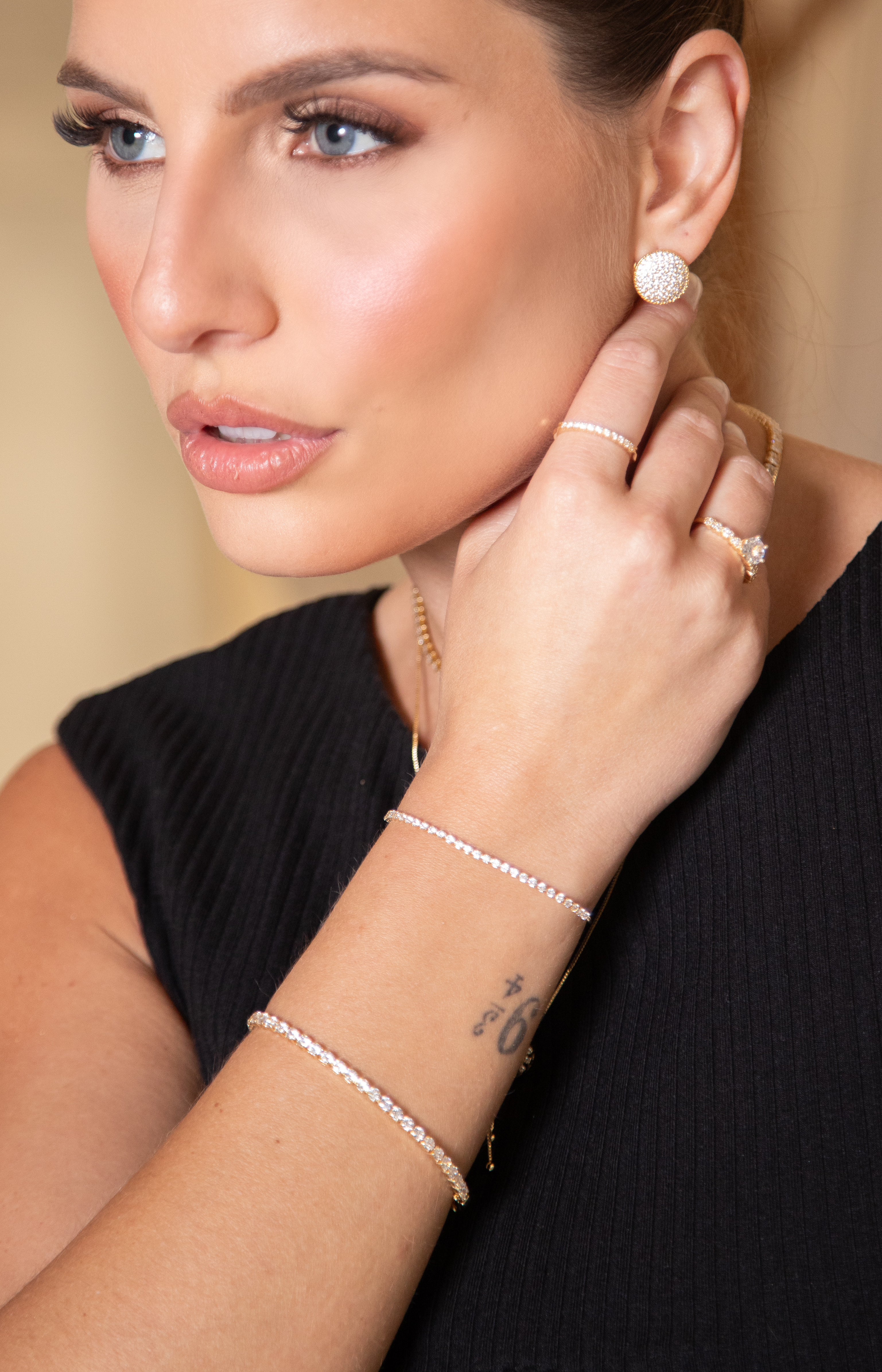 Pulseira Semijoia Regulável Com Zircônias Cristal Redondas Banhado a Ouro 18k