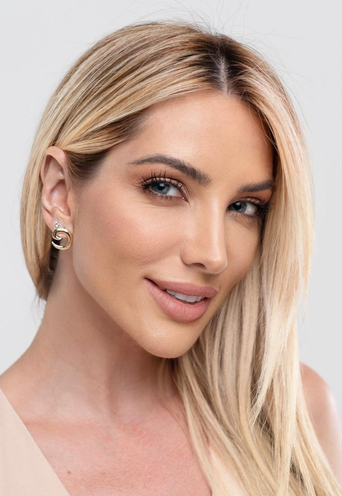 Brinco Semijoia Orgânico Espiral Banhado a Ouro 18k