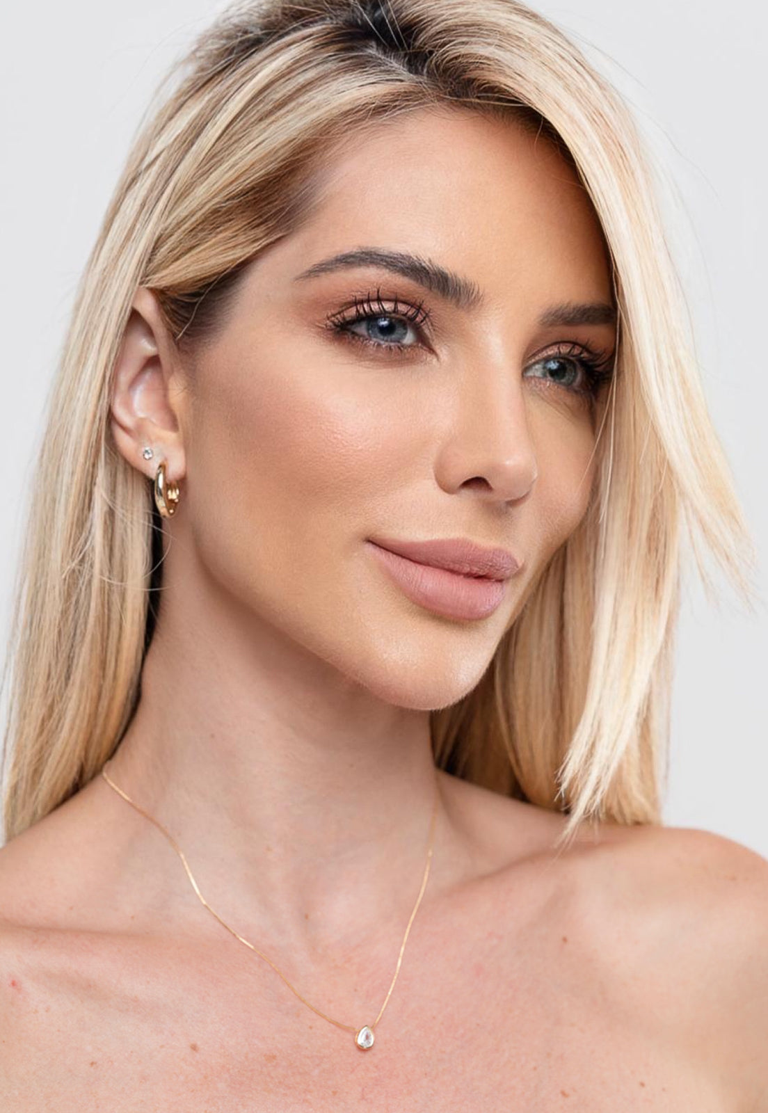 Brinco Semijoia de Argola com Ponto de Luz Zircônia Cristal Banhado a Ouro 18k