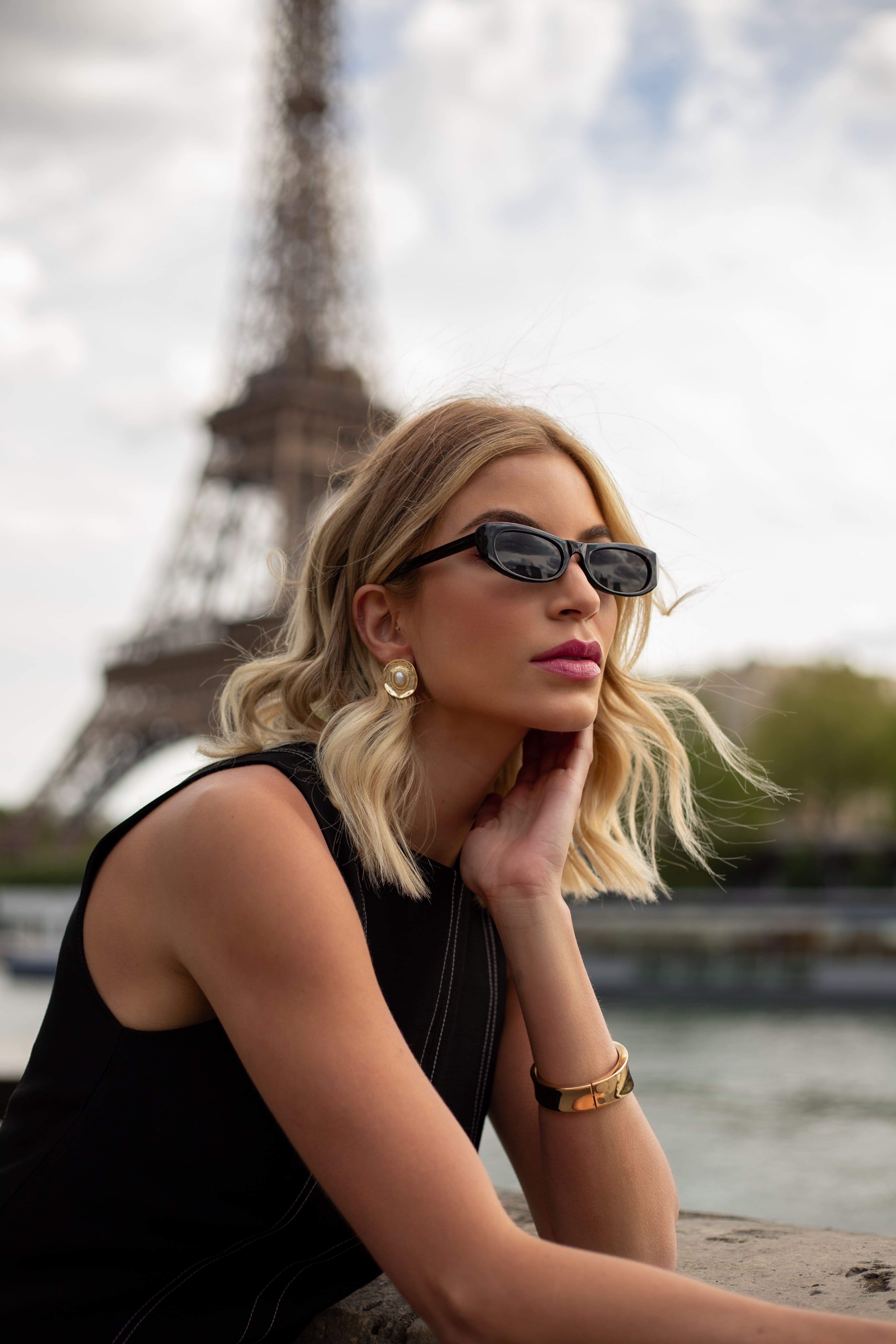 Brinco Semijoia Orgânico Com Pérola Banho Em Ouro 18k