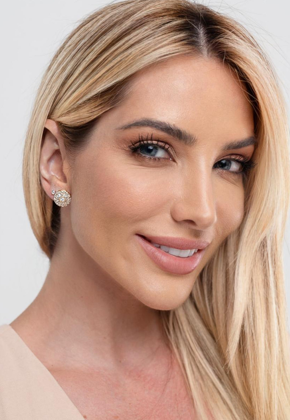 Brinco Semijoia Redondo Pizza Cravejado com Zircônias Banhado a Ouro 18k