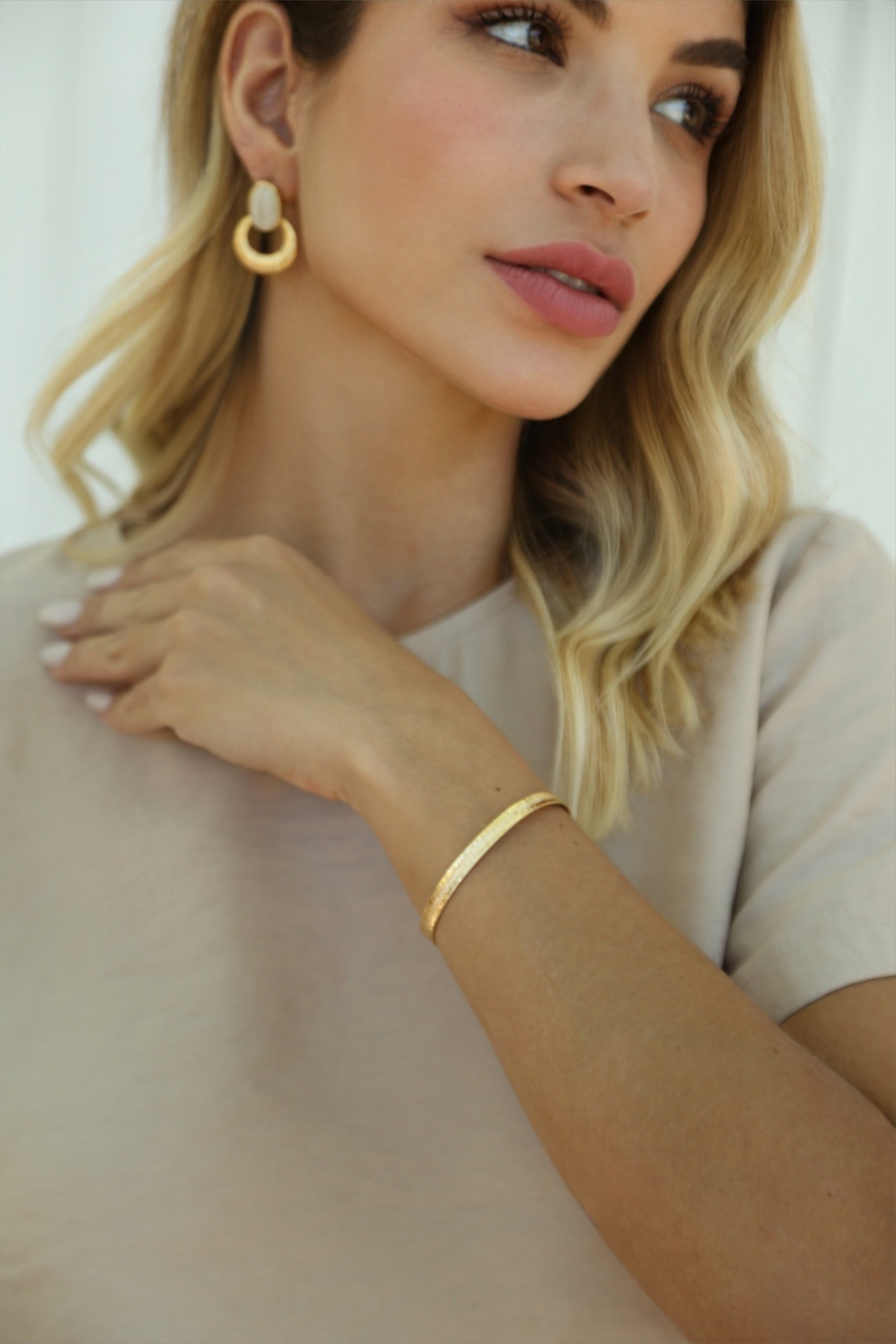 Bracelete Semijoia Fosco Dourado Banhado a Ouro 18k