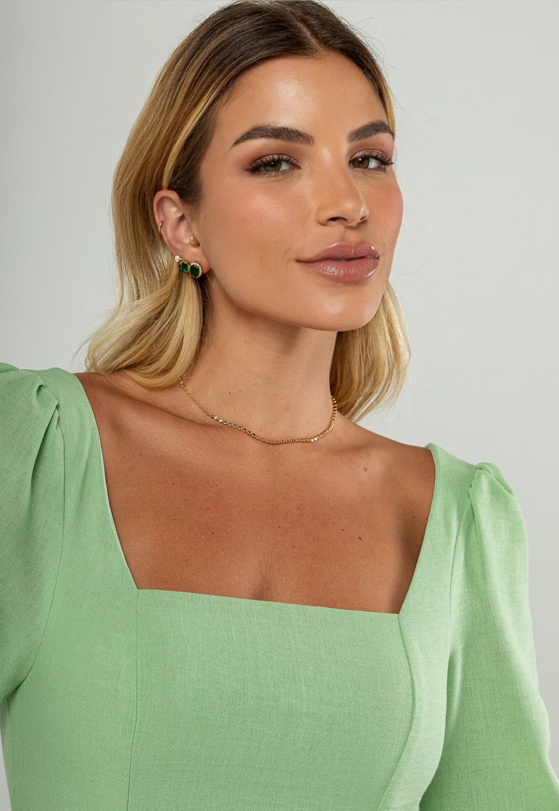 Corrente Semijoia Mini Medalhas Alto Brilho Lisa Banhado a Ouro 18k