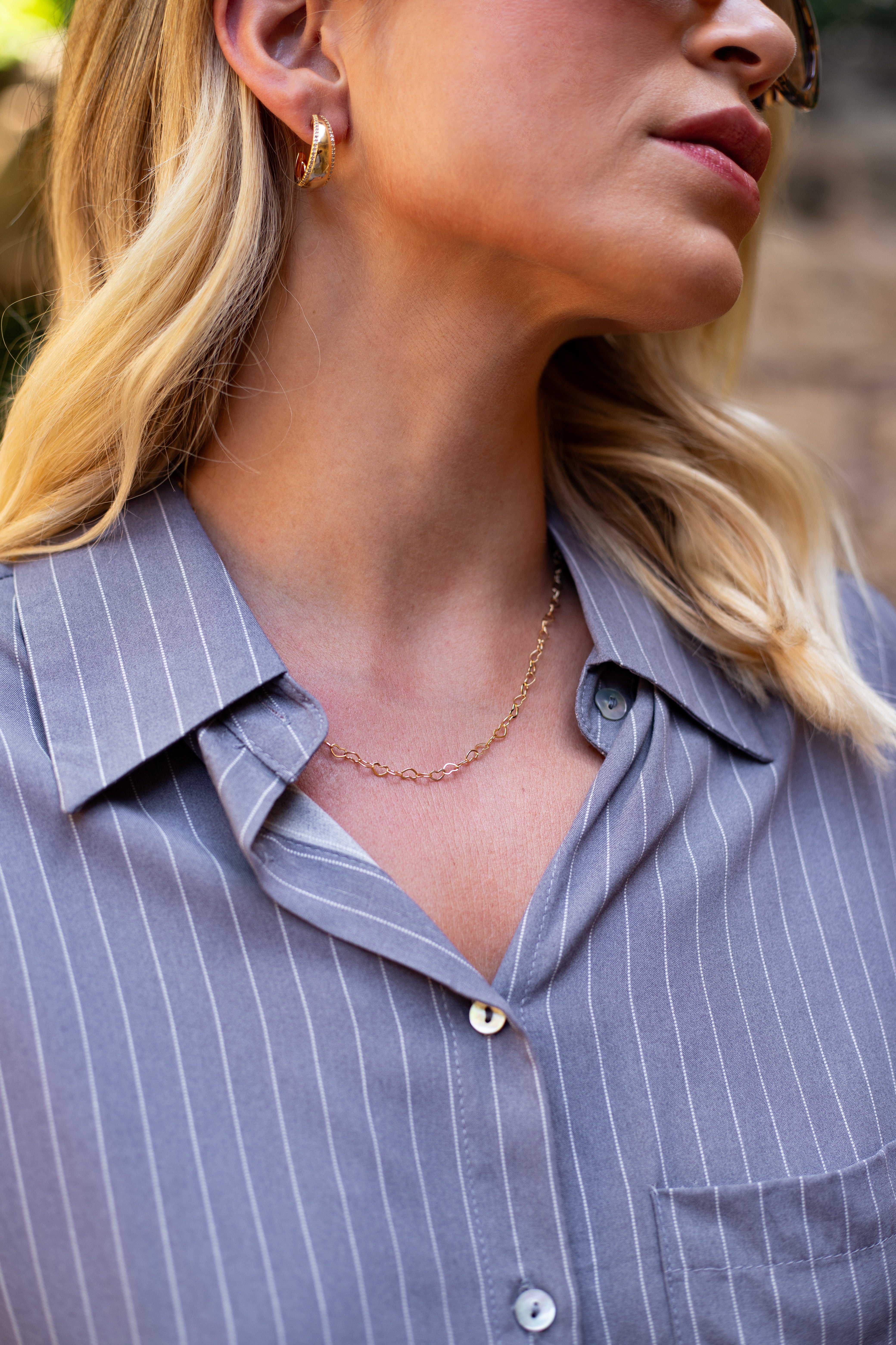 Brinco Semijoia de Argola Liso Cravejada Com Micro Zircônias Em Banho 18 k