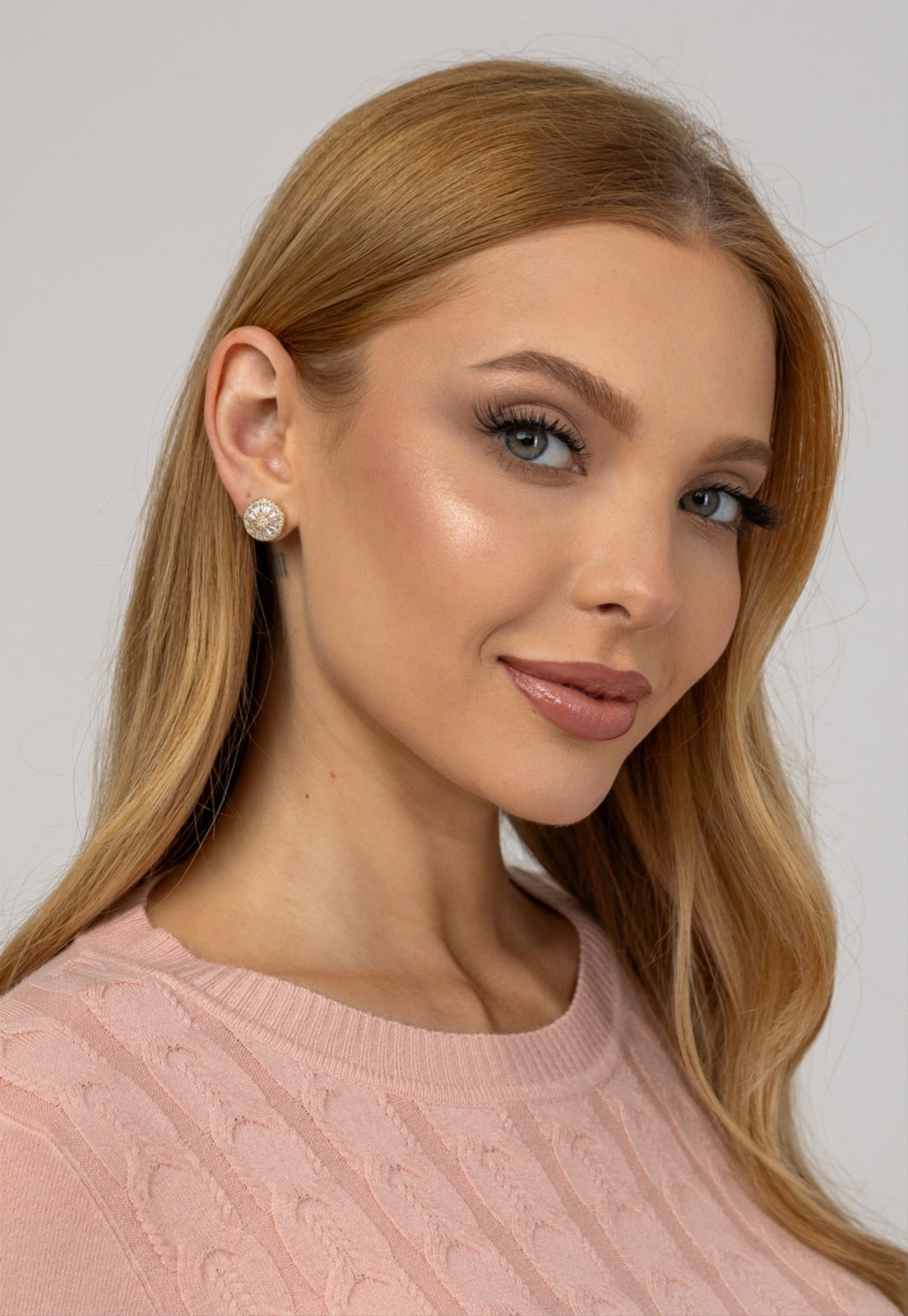 Brinco Semijoia Redondo Pizza Cravejado com Zircônias Banhado a Ouro 18k