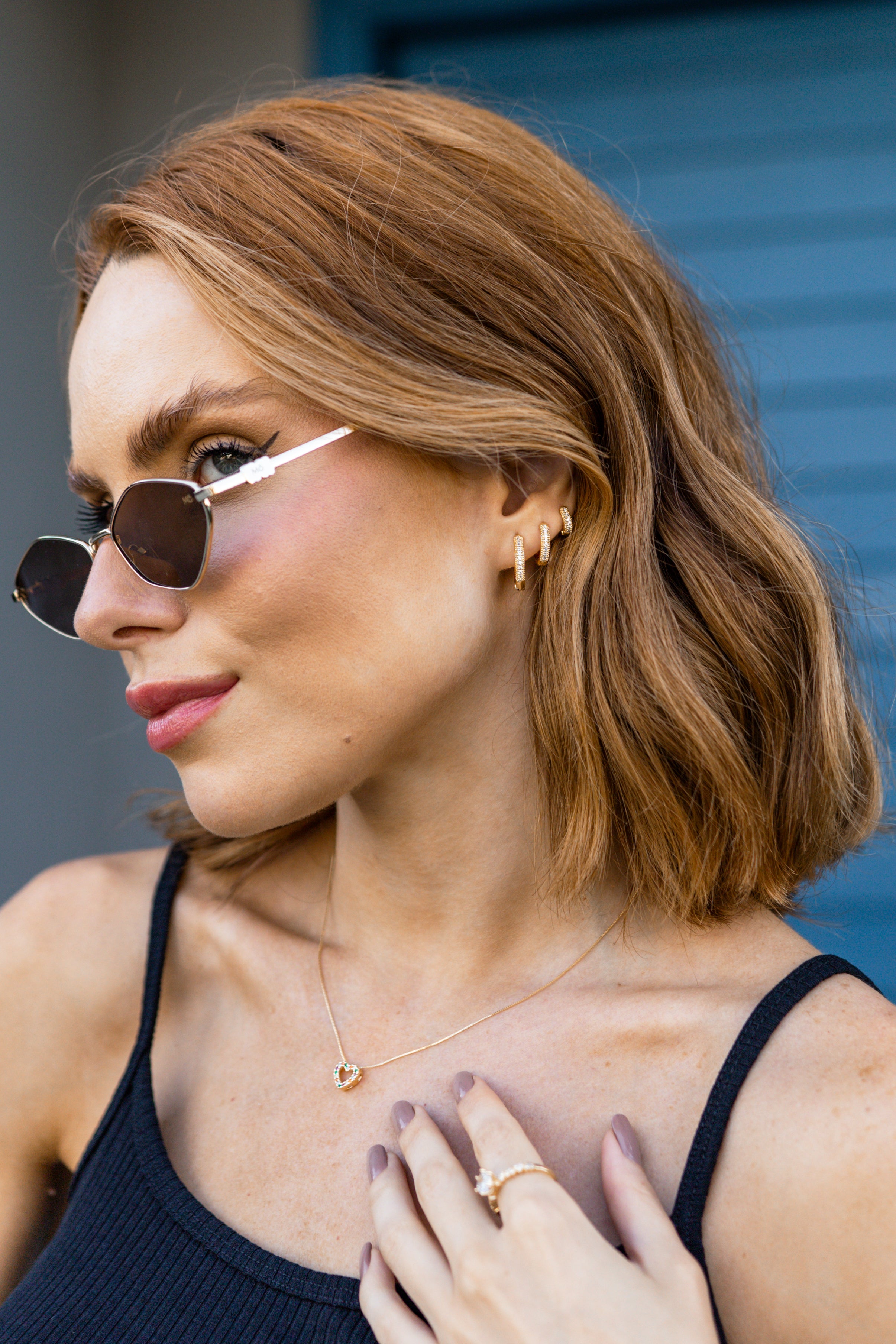 Colar Semijoia Pingente Coração Com Zircônias Coloridas Banhado a Ouro 18k