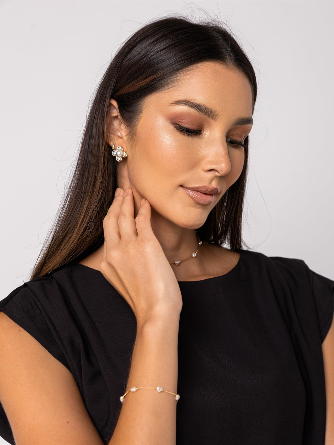 Pulseira Semijoia Pérolas Formato Coração Banhado a Ouro 18k