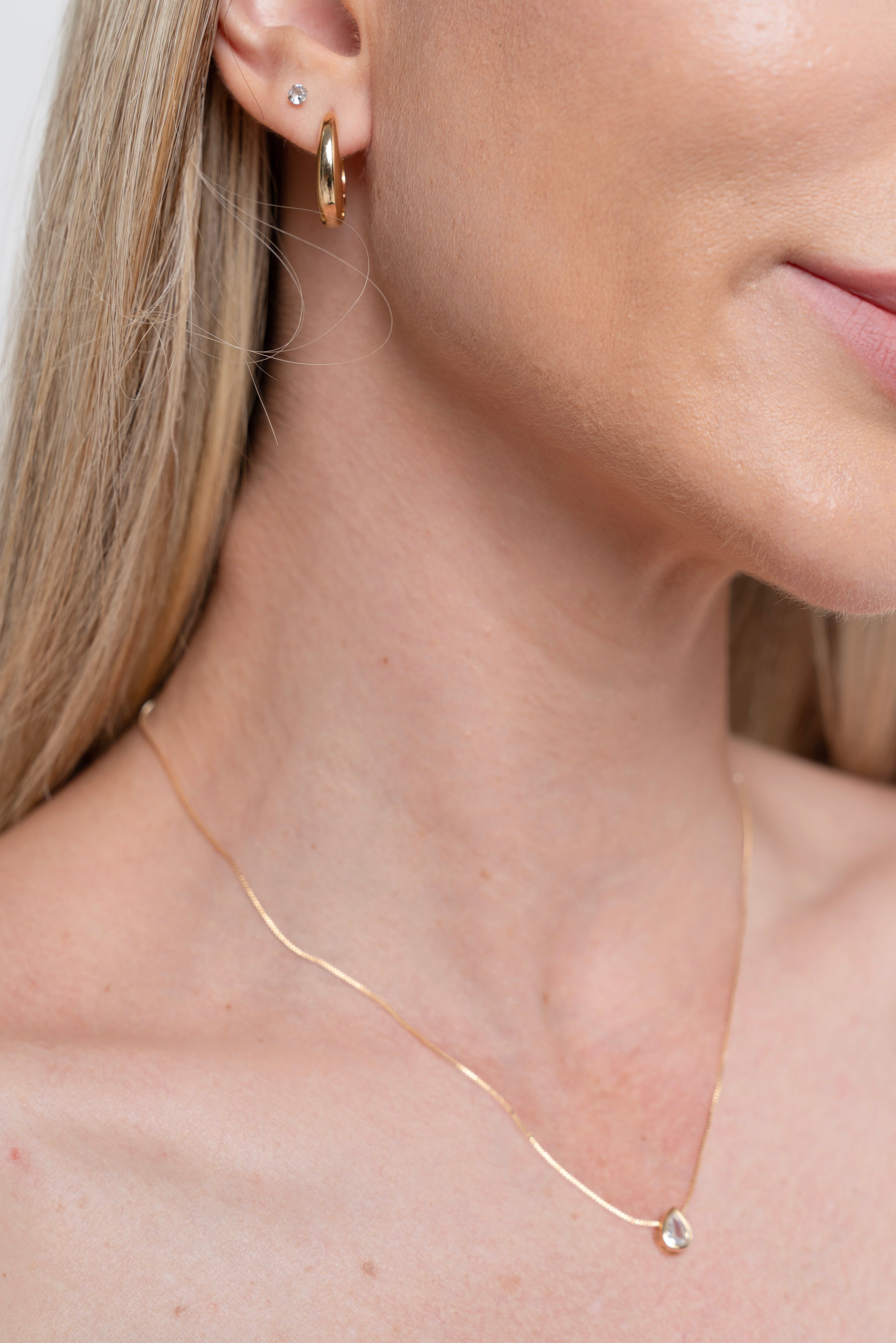 Colar Semijoia Com Pingente Gota Cristal Banhado a Ouro 18k