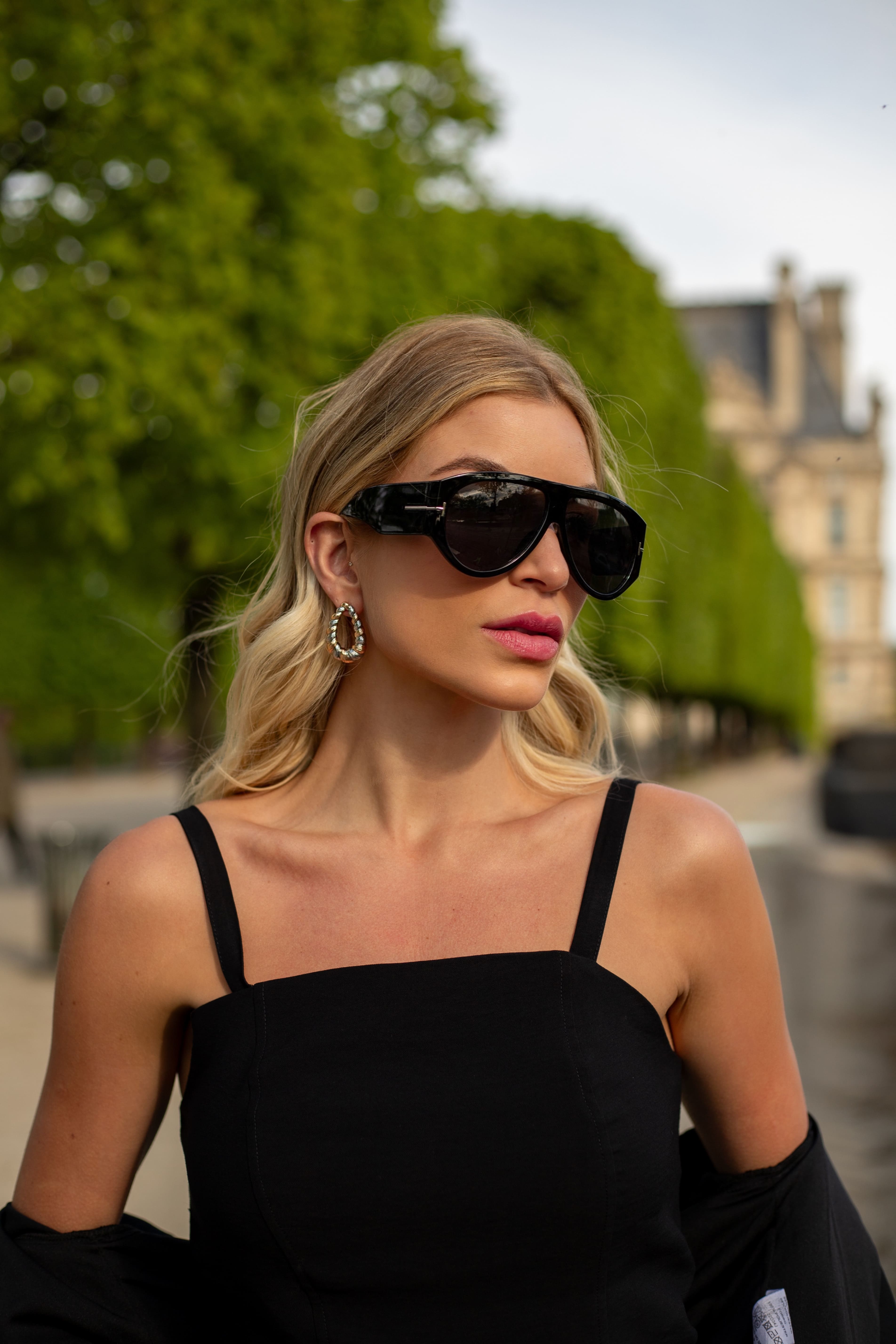 Brinco Semijoia Orgânico Vazado Em Banho Duplo de Ródio Branco E Ouro 18 k