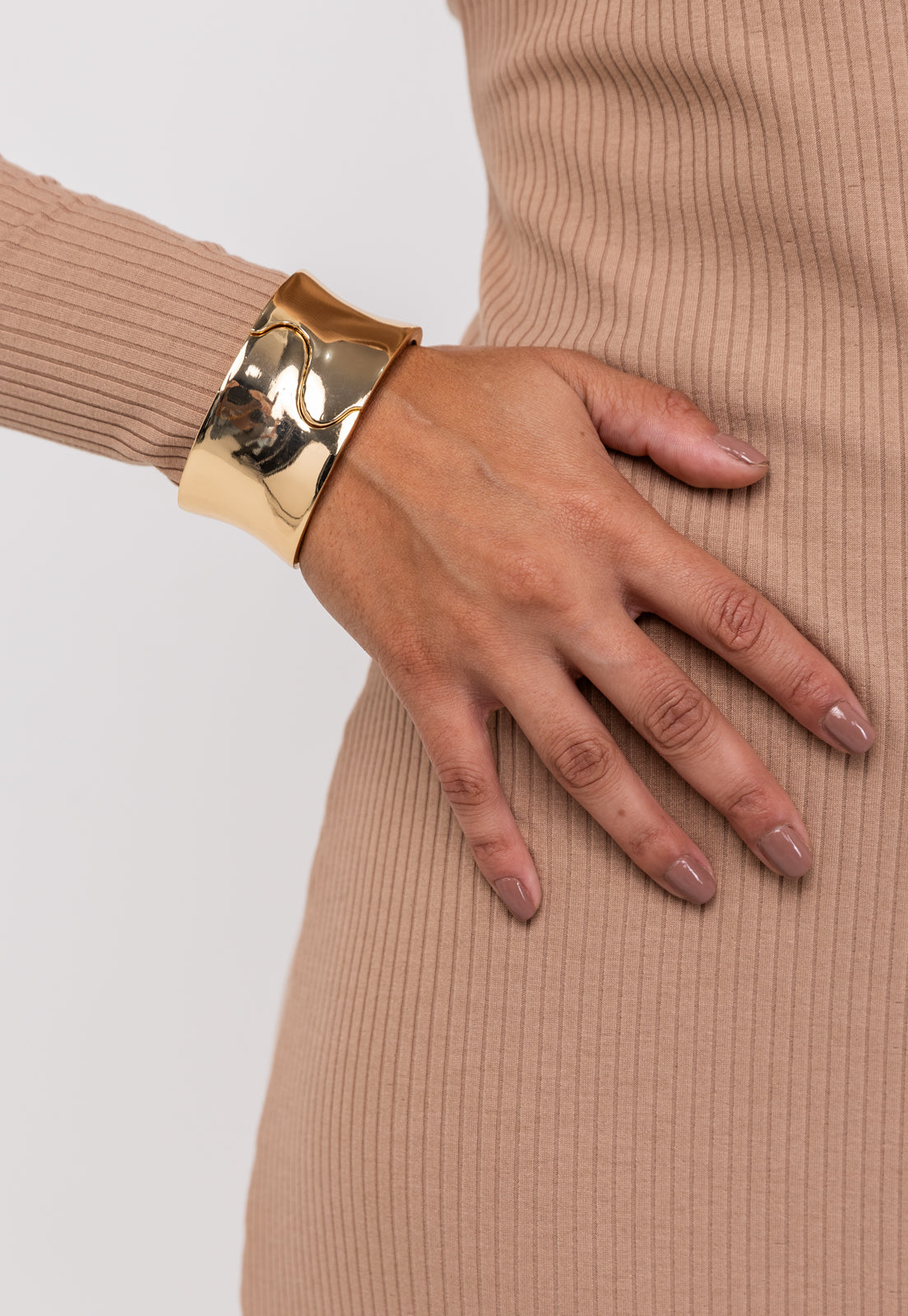 Bracelete De Metal Com Abertura Em S